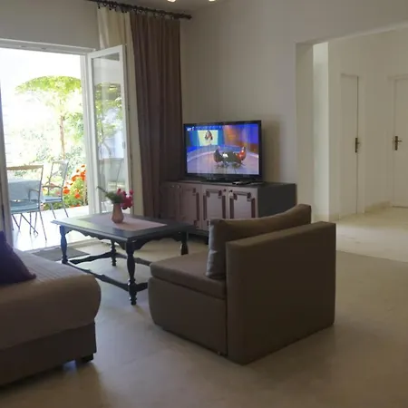 Krasna Apartment *